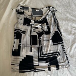 Black and White Geometric Print Top